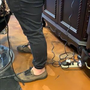 Meet your Posher, Cassandra